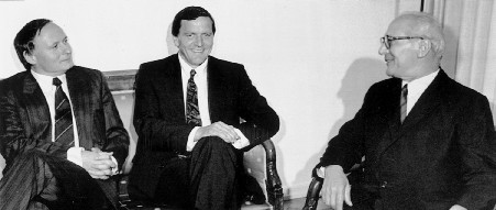 Schröder, Lafontaine und Honecker beim freundlichen Plausch